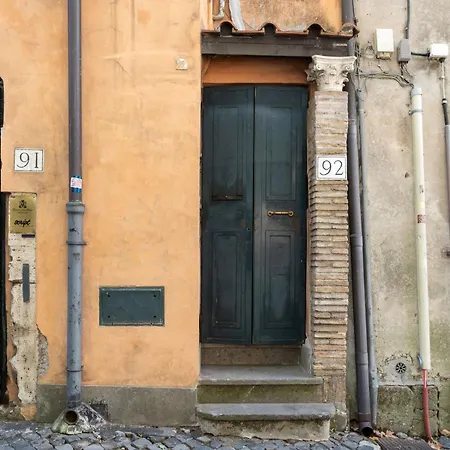 The White Beams - Navona Apartmán *